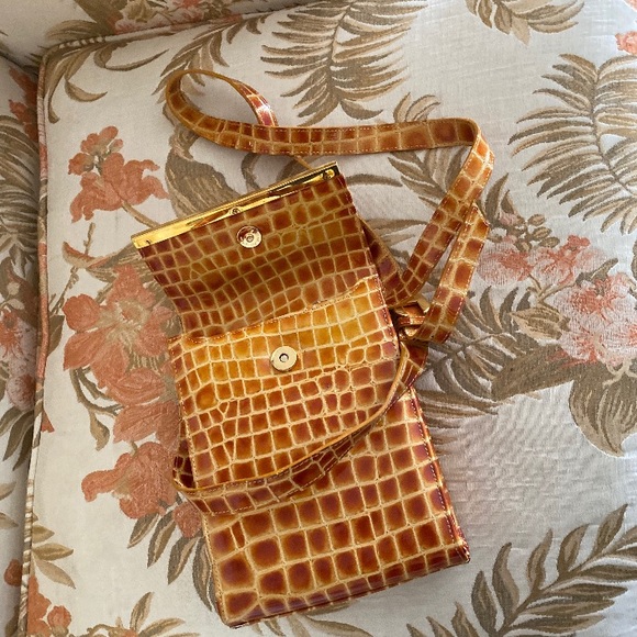 Trendy VTG Fred Hayman Beverly Hills CROSSBODY BAG - Picture 3 of 5